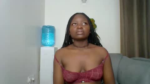Snapshot of sweet_jenica chatting on 20, 5, 2026 ESTHER NEEMA online show from 20, 5, 2026