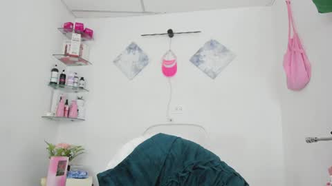 sweet_litle online show from 17, 7, 2026