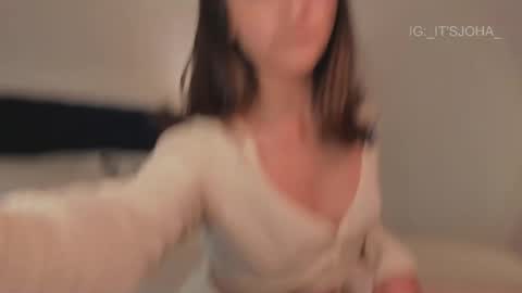 Snapshot of sweet_mara_cat chatting on 11, 4, 2026 Mor online show from 11, 4, 2026