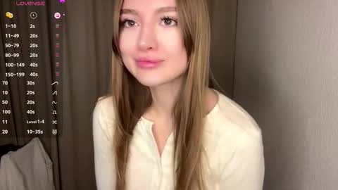 Snapshot of sweet_meaw chatting on 22, 12, 2025 Michelle online show from 22, 12, 2025