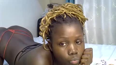 sweet_melodiyy online show from 16, 4, 2026