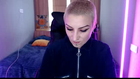 sweet_n_strong online show from 12, 5, 2026