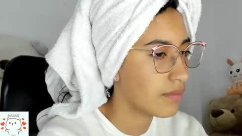 Nhaomy online show from 8, 10, 2025