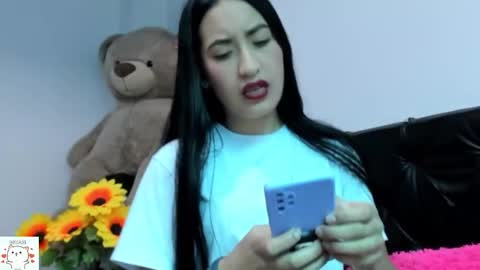 Nhaomy online show from 11, 11, 2025