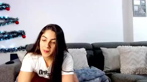 Snapshot of sweet_sara2 chatting on 22, 12, 2024 Sara online show from 22, 12, 2024