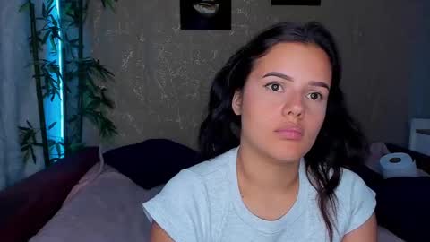 Snapshot of sweet_sin21 chatting on 7, 3, 2025 Start 18 year  Noa 19 year online show from 7, 3, 2025
