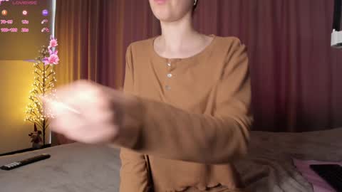 Snapshot of sweet_sonechka chatting on 8, 12, 2024 sweet_sonechka online show from 8, 12, 2024