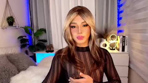 Snapshot of sweet_tenshi chatting on 4, 3, 2025 tenshi online show from 4, 3, 2025