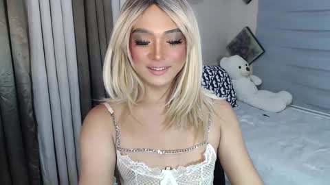 Snapshot of sweet_tenshi chatting on 5, 3, 2025 tenshi online show from 5, 3, 2025