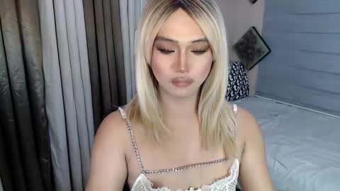 Snapshot of sweet_tenshi chatting on 10, 3, 2025 tenshi online show from 10, 3, 2025