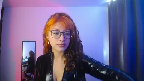 sweet_venus4 online show from 24, 4, 2026