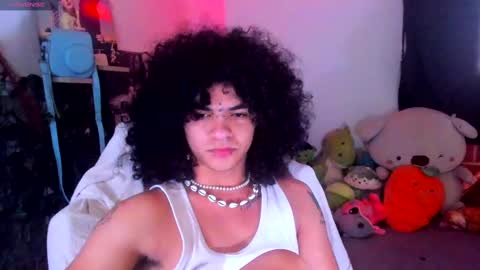 Steven independent model online show from 1, 3, 2025