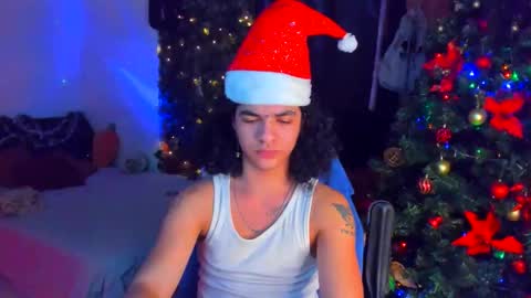 Steven independent model online show from 16, 12, 2025