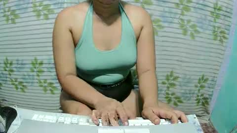 Snapshot of sweet_wild4u chatting on 6, 3, 2026 hazel online show from 6, 3, 2026