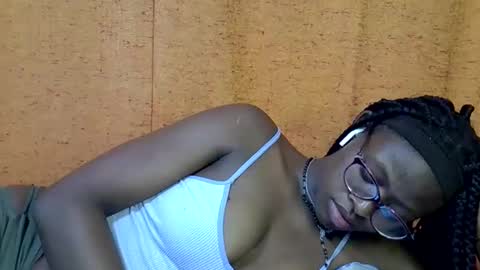 sweet_zarah online show from 11, 4, 2026