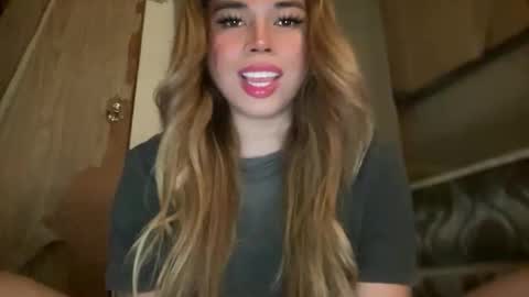 Snapshot of sweetalexa19 chatting on 17, 5, 2026 alexa your one and only queen online show from 17, 5, 2026