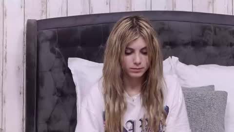 Snapshot of sweetanisia chatting on 15, 9, 2025 Anisia online show from 15, 9, 2025