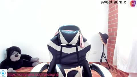SweetAura0 0  online show from 25, 7, 2026