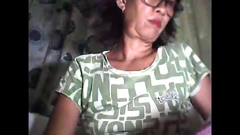 Snapshot of sweetbella24 chatting on 28, 5, 2026 im anne online show from 28, 5, 2026