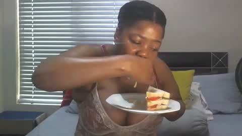 Snapshot of sweetberrybliss chatting on 11, 9, 2025 sweetberrybliss online show from 11, 9, 2025