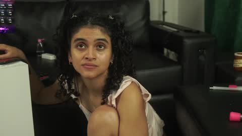 Salom independent model online show from 11, 3, 2025