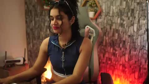 Snapshot of sweetbonii chatting on 21, 6, 2026 Salom independent model online show from 21, 6, 2026