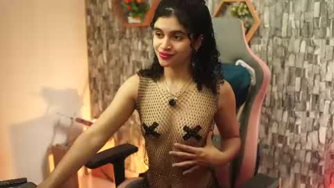 Salom independent model online show from 5, 7, 2026