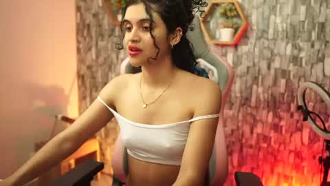 Salom independent model online show from 19, 7, 2026