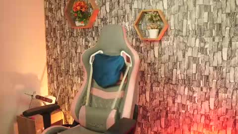 Salom independent model online show from 20, 7, 2026