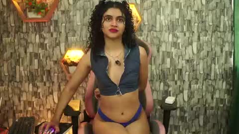 Salom independent model online show from 31, 7, 2026