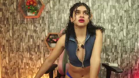Salom independent model online show from 4, 8, 2026