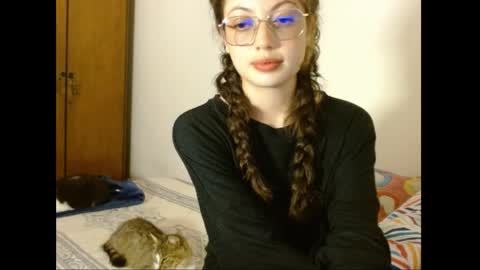 sweetcalm_ online show from 8, 5, 2026