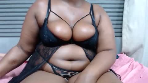 Snapshot of sweetcandypussy25 chatting on 9, 2, 2026 queen online show from 9, 2, 2026