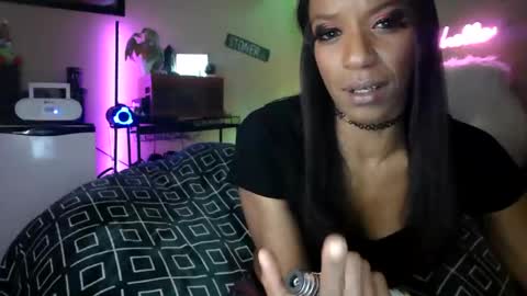 Snapshot of sweetcarimilla83 chatting on 22, 12, 2025 Jillian online show from 22, 12, 2025