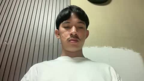 Snapshot of sweetguy102103 chatting on 3, 4, 2026 khrayan online show from 3, 4, 2026