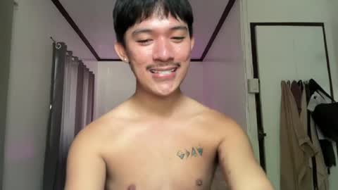 Snapshot of sweetguy102103 chatting on 8, 8, 2026 khrayan online show from 8, 8, 2026