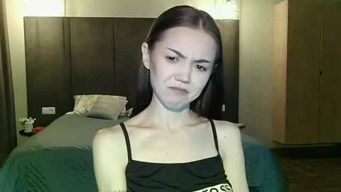 sweetieee_kira online show from 10, 9, 2025