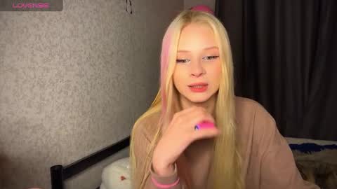 Snapshot of sweetielis chatting on 7, 12, 2024 sweetie Lisa3 online show from 7, 12, 2024