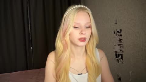 Snapshot of sweetielis chatting on 28, 12, 2024 sweetie Lisa3 online show from 28, 12, 2024