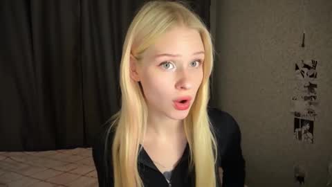 Snapshot of sweetielis chatting on 3, 1, 2025 sweetie Lisa3 online show from 3, 1, 2025