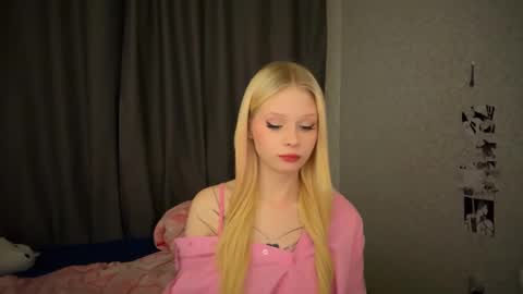 Snapshot of sweetielis chatting on 19, 1, 2025 sweetie Lisa3 online show from 19, 1, 2025