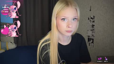 Snapshot of sweetielis chatting on 3, 2, 2025 sweetie Lisa3 online show from 3, 2, 2025