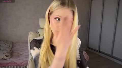 Snapshot of sweetielis chatting on 12, 3, 2025 sweetie Lisa3 online show from 12, 3, 2025