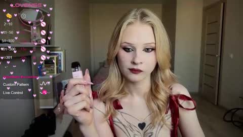 Snapshot of sweetielis chatting on 10, 9, 2025 sweetie Lisa3 online show from 10, 9, 2025