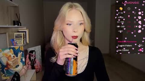 Snapshot of sweetielis chatting on 25, 9, 2025 sweetie Lisa3 online show from 25, 9, 2025