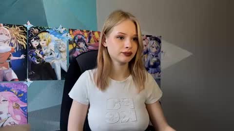 Snapshot of sweetielis chatting on 8, 11, 2025 sweetie Lisa3 online show from 8, 11, 2025