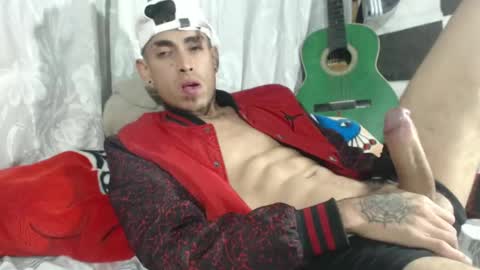 Snapshot of sweetlatinakim chatting on 24, 2, 2025 Camilo online show from 24, 2, 2025