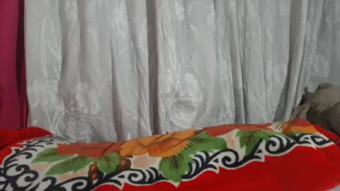 Snapshot of sweetlatinakim chatting on 28, 2, 2025 Camilo online show from 28, 2, 2025