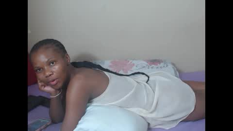 Snapshot of sweetlipss_ chatting on 10, 9, 2025 sweetlipss_ online show from 10, 9, 2025