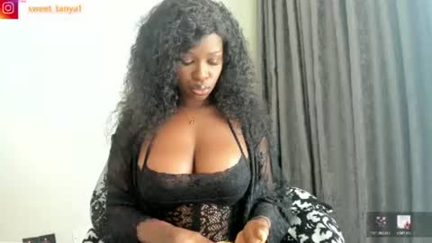 Snapshot of sweetlipsy chatting on 4, 8, 2026 sweetlipsy online show from 4, 8, 2026